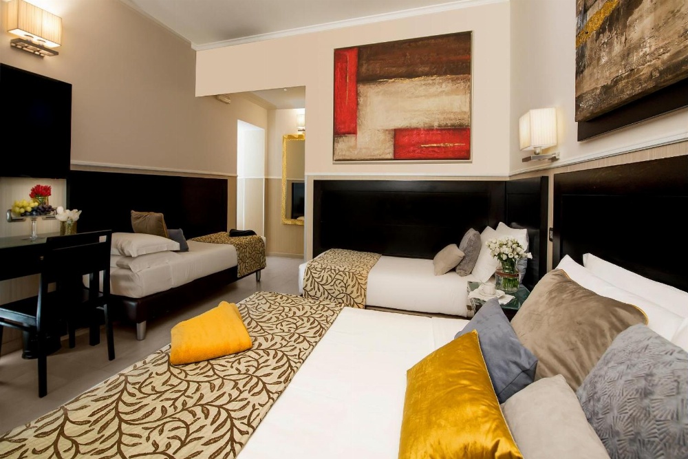 Yes Hotel Main image